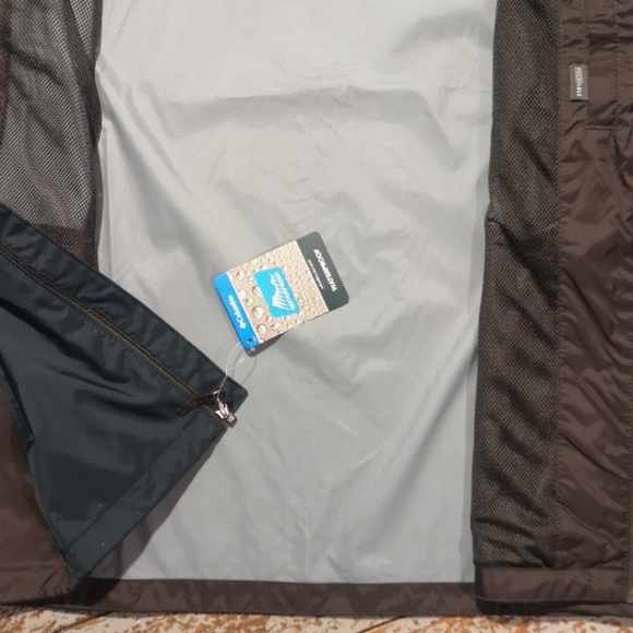 Columbia spring/rain jacket - Picture 5 of 7